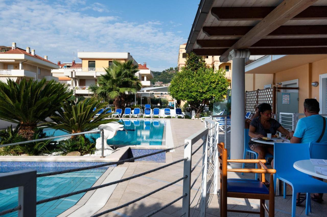 Hotel Paradiso Grottammare Eksteriør bilde